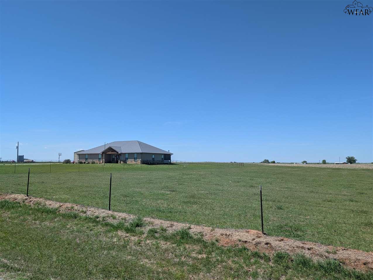 1860 Muller Road, Burkburnett, Texas image 2