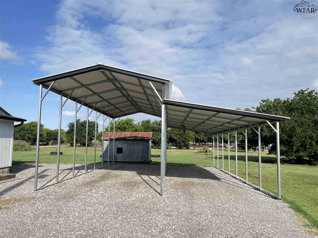 423 E Walnut Street, Archer City, Texas image 23
