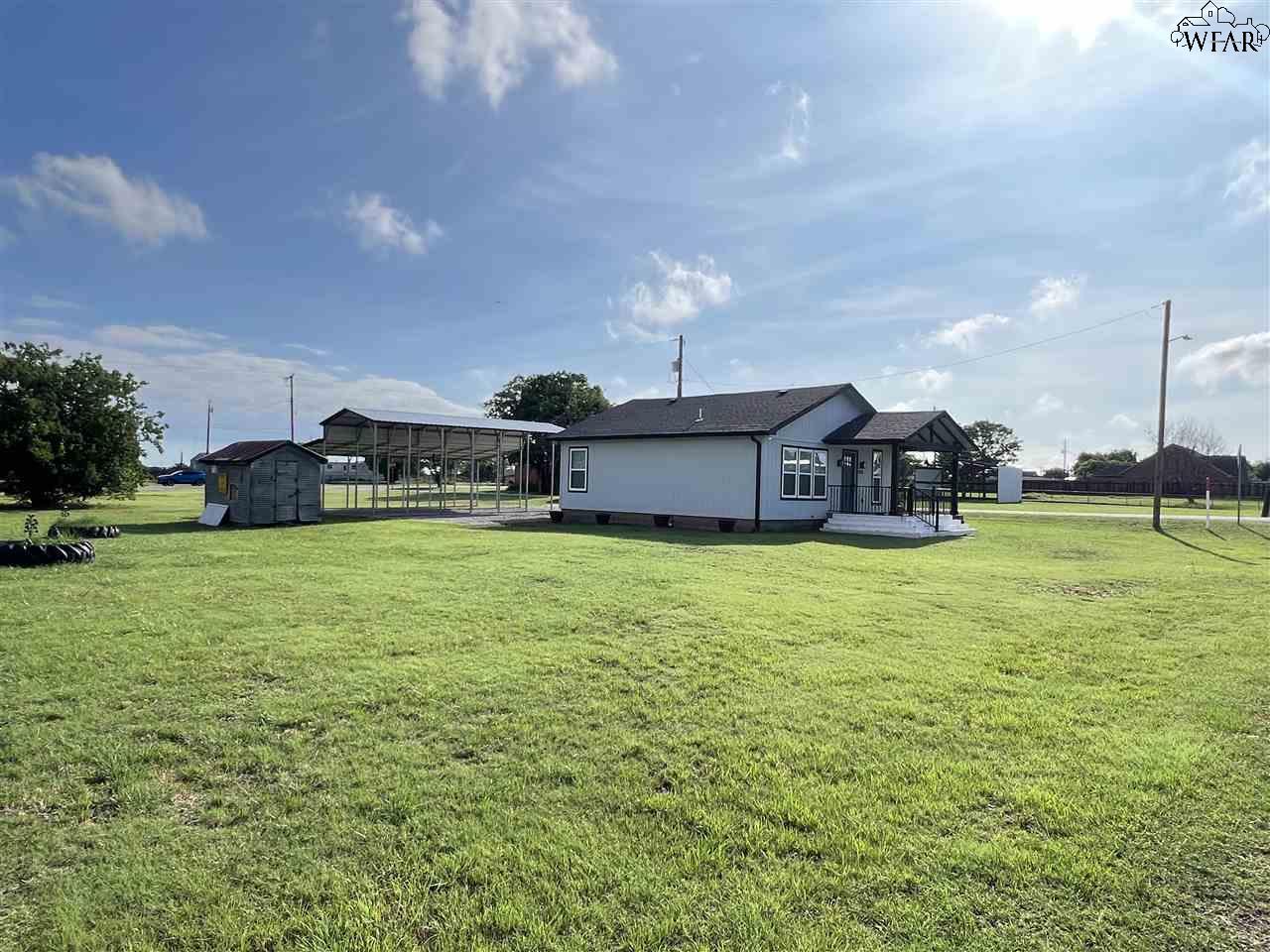 423 E Walnut Street, Archer City, Texas image 27
