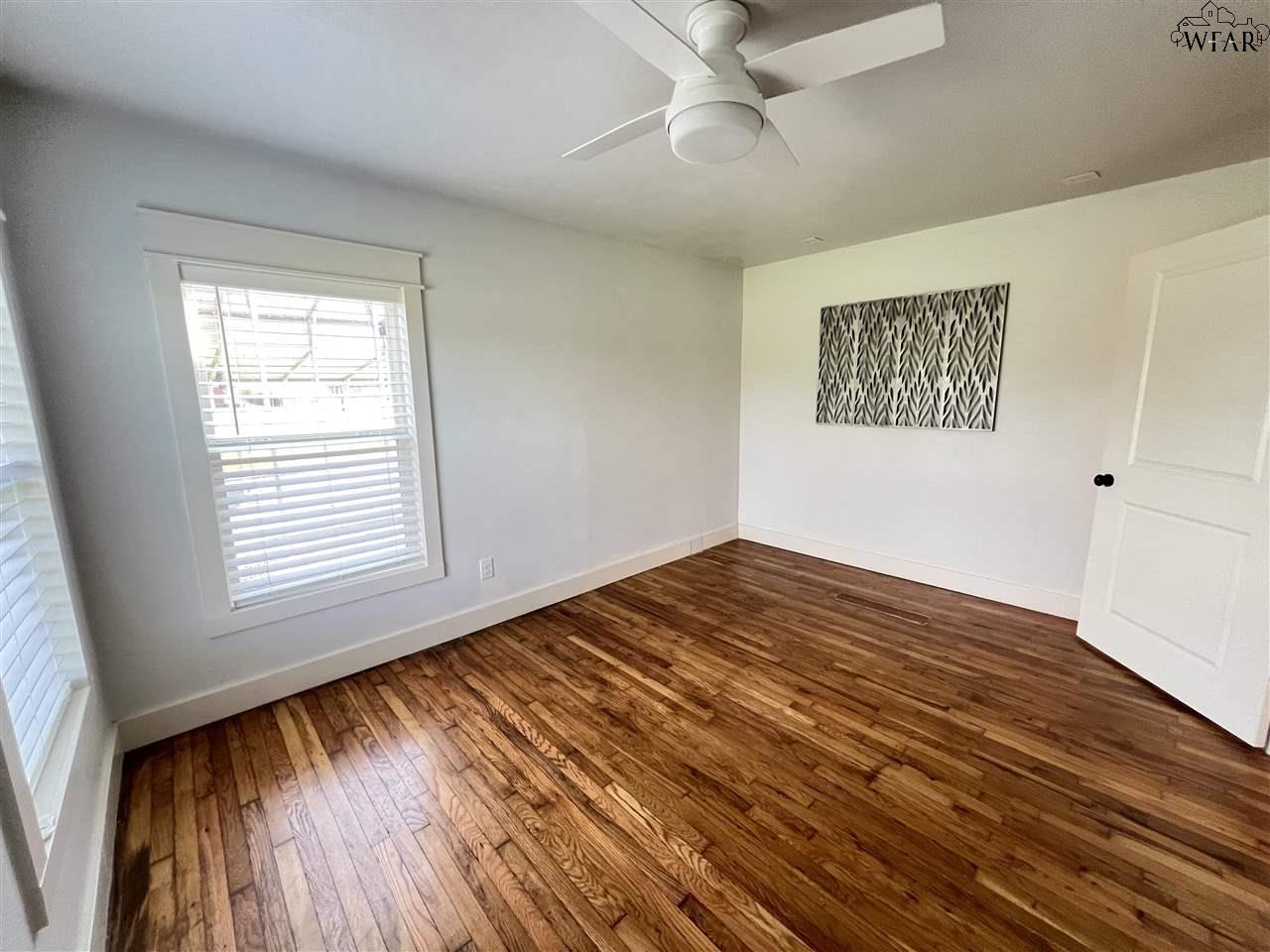 423 E Walnut Street, Archer City, Texas image 10