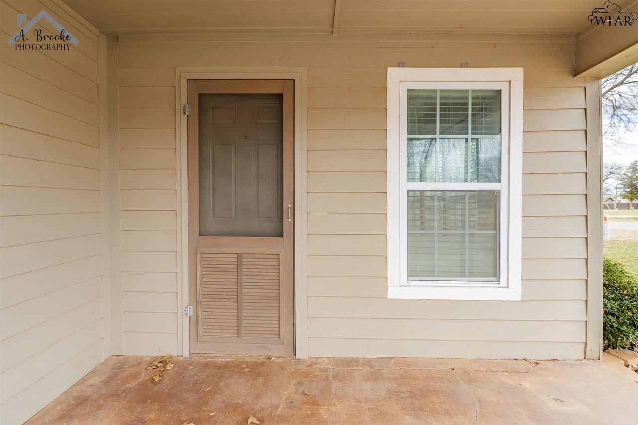 409 W Alameda Street, Iowa Park, Texas image 9