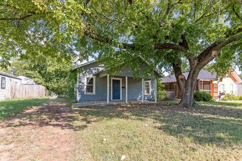 Homes For Sale - 2209 Polk Street<br/> Wichita Falls, TX 76309
