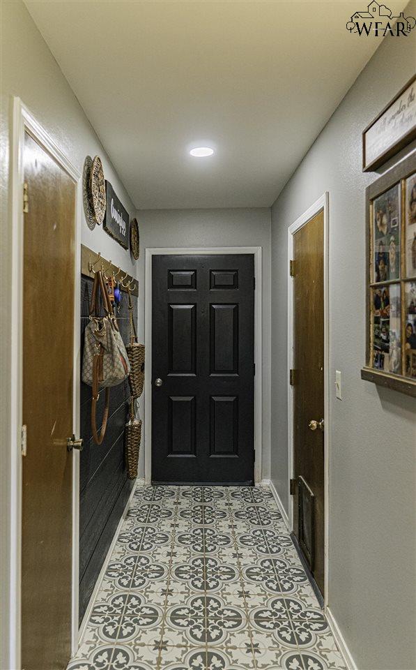 702 W Louisa Avenue, Iowa Park, Texas image 6