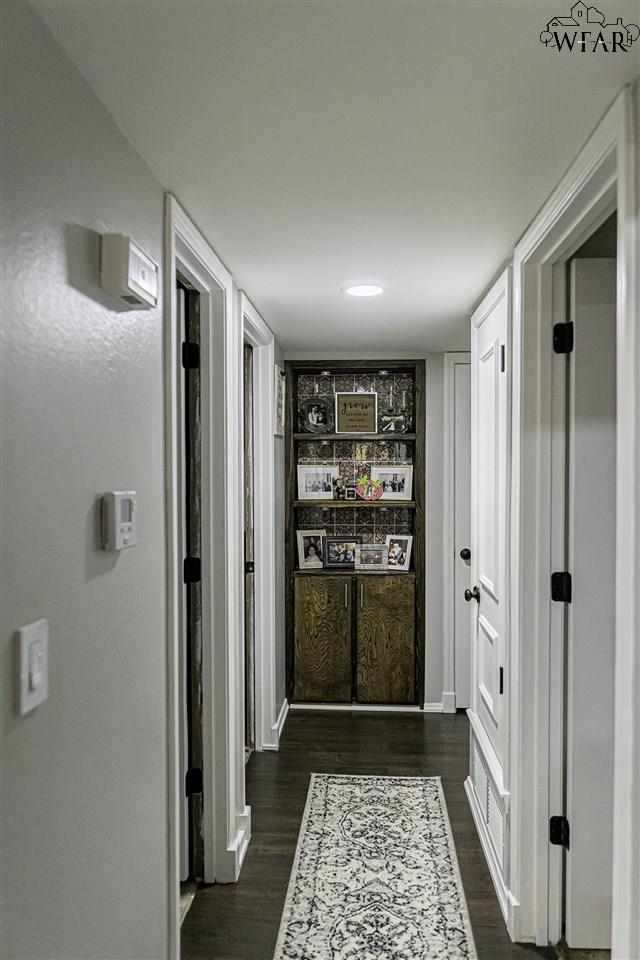 702 W Louisa Avenue, Iowa Park, Texas image 11