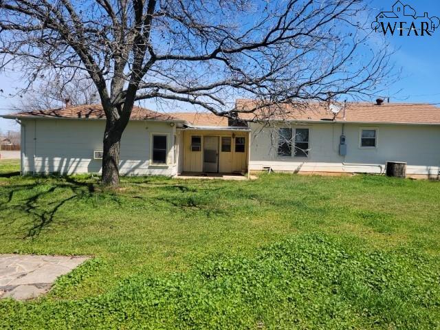 808 S Central Avenue, Petrolia, Texas image 2