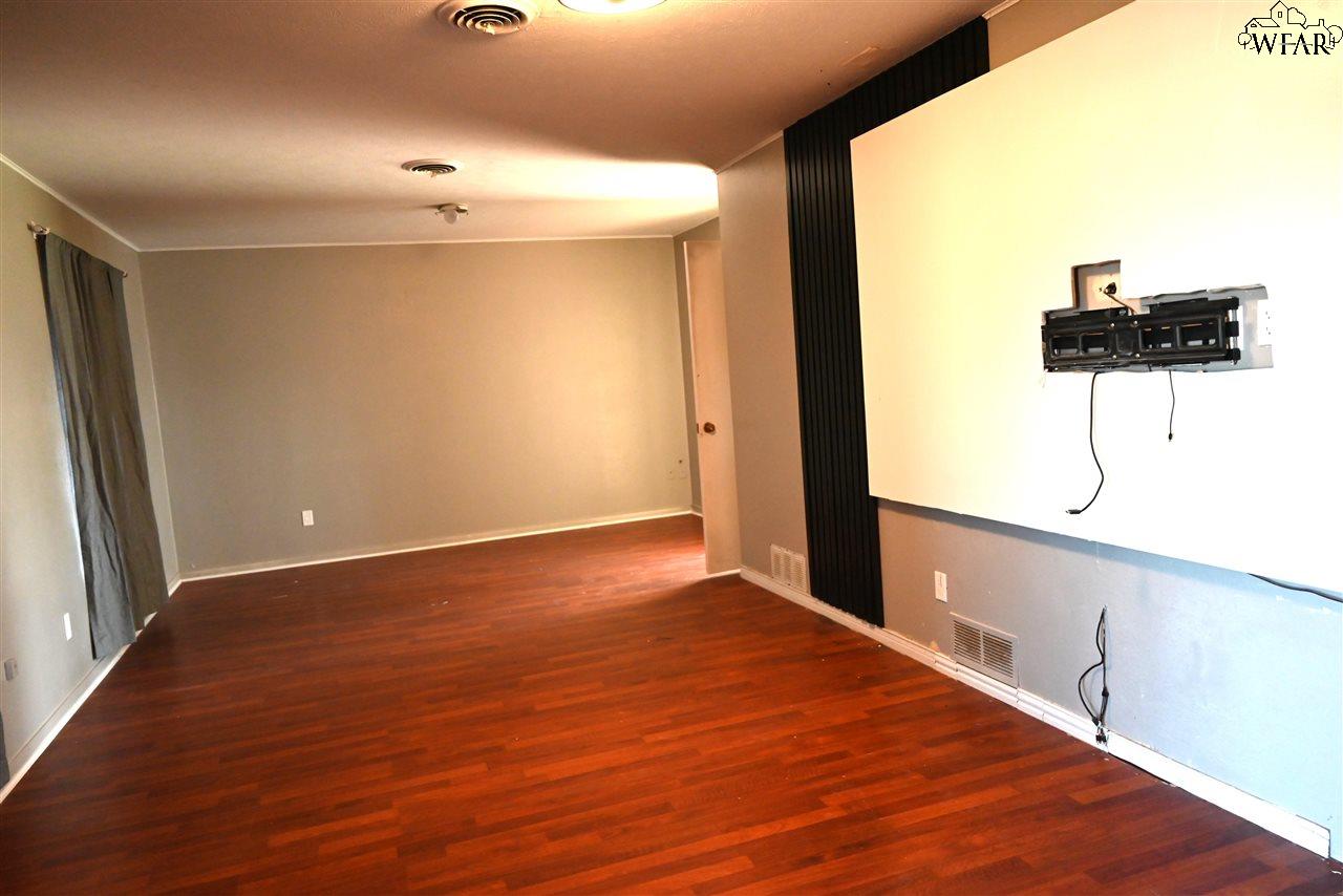 1110 Rosemary Drive, Wichita Falls, Texas image 2