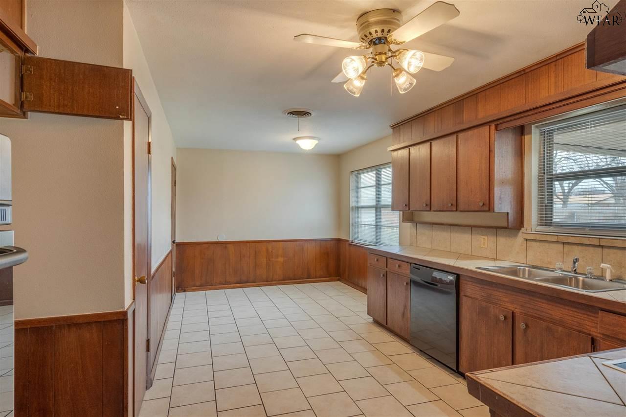 4206 Berwick Drive, Wichita Falls, Texas image 10