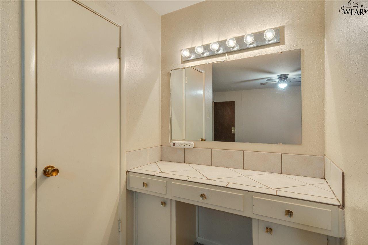 4206 Berwick Drive, Wichita Falls, Texas image 17