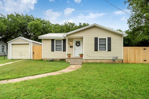 Homes For Sale - 2405 Santa Fe Street<br/> Wichita County, Wichita Falls, TX 76309