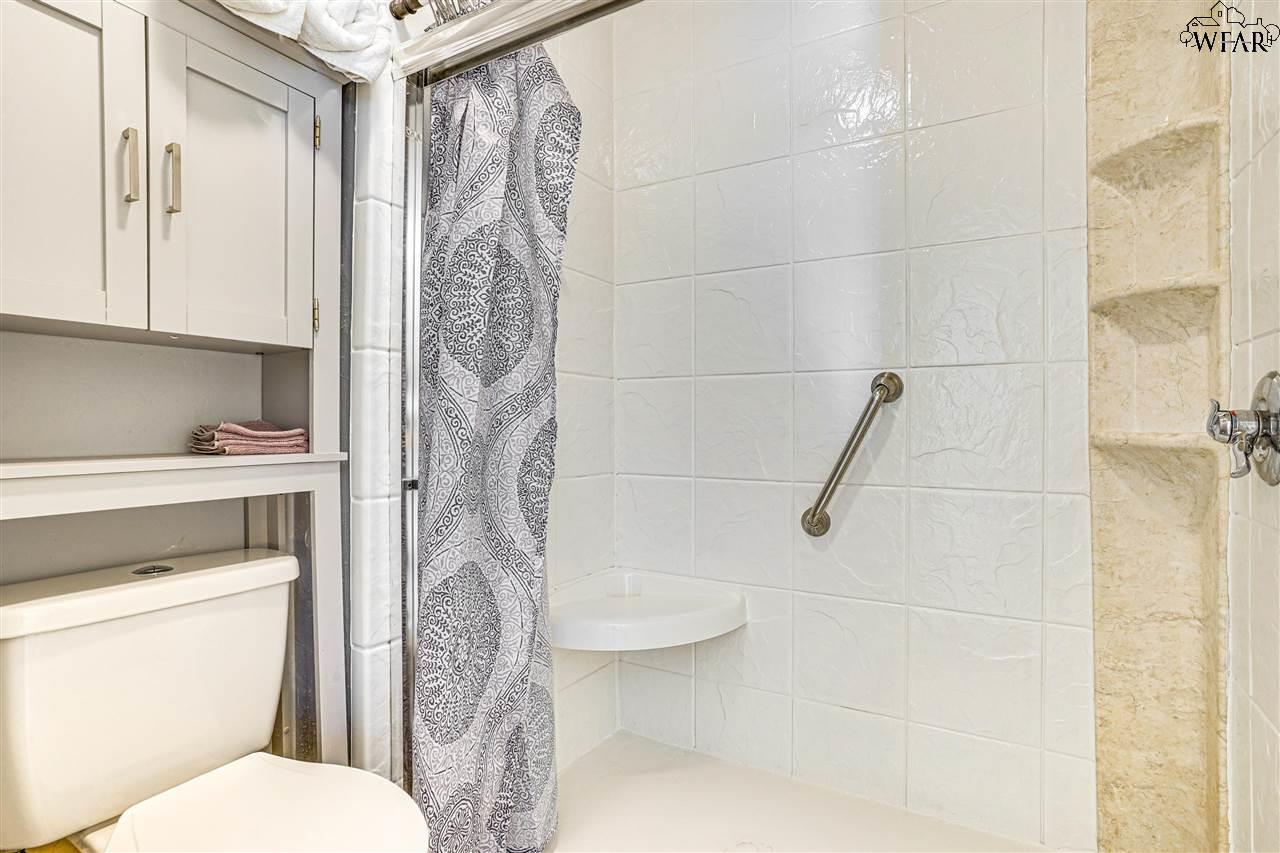 4626 Trailwood Drive, Wichita Falls, Texas image 15