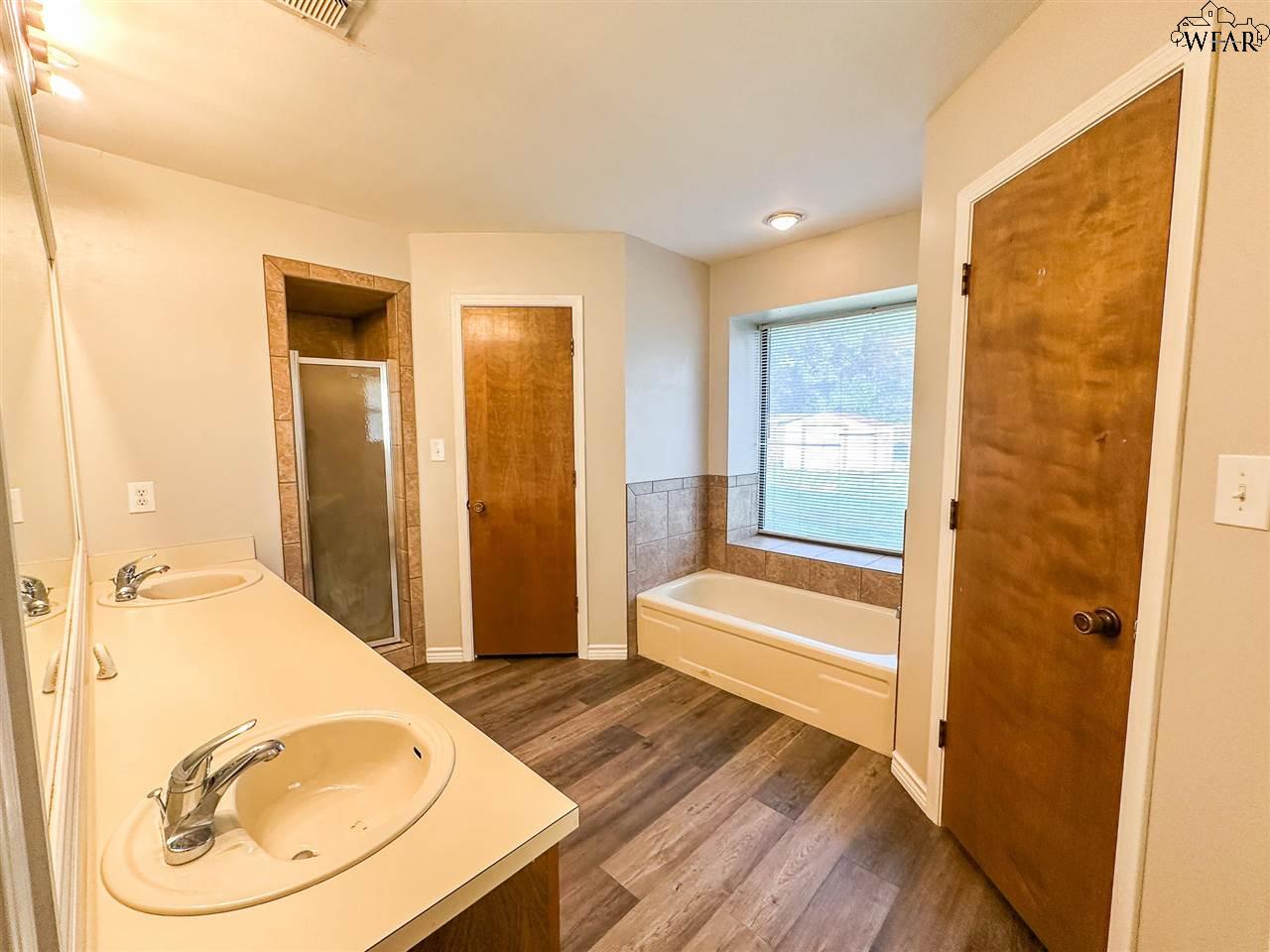 9 Four Sixes Circle, Wichita Falls, Texas image 22