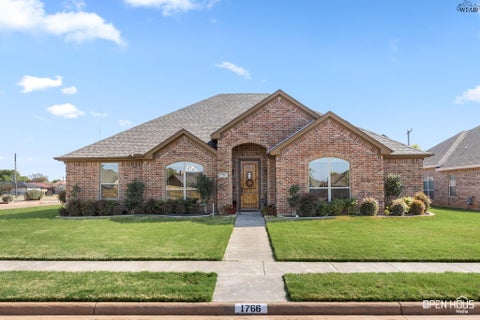Homes For Sale - 1766 Eagle Ridge Circle<br/> Wichita Falls, TX 76309