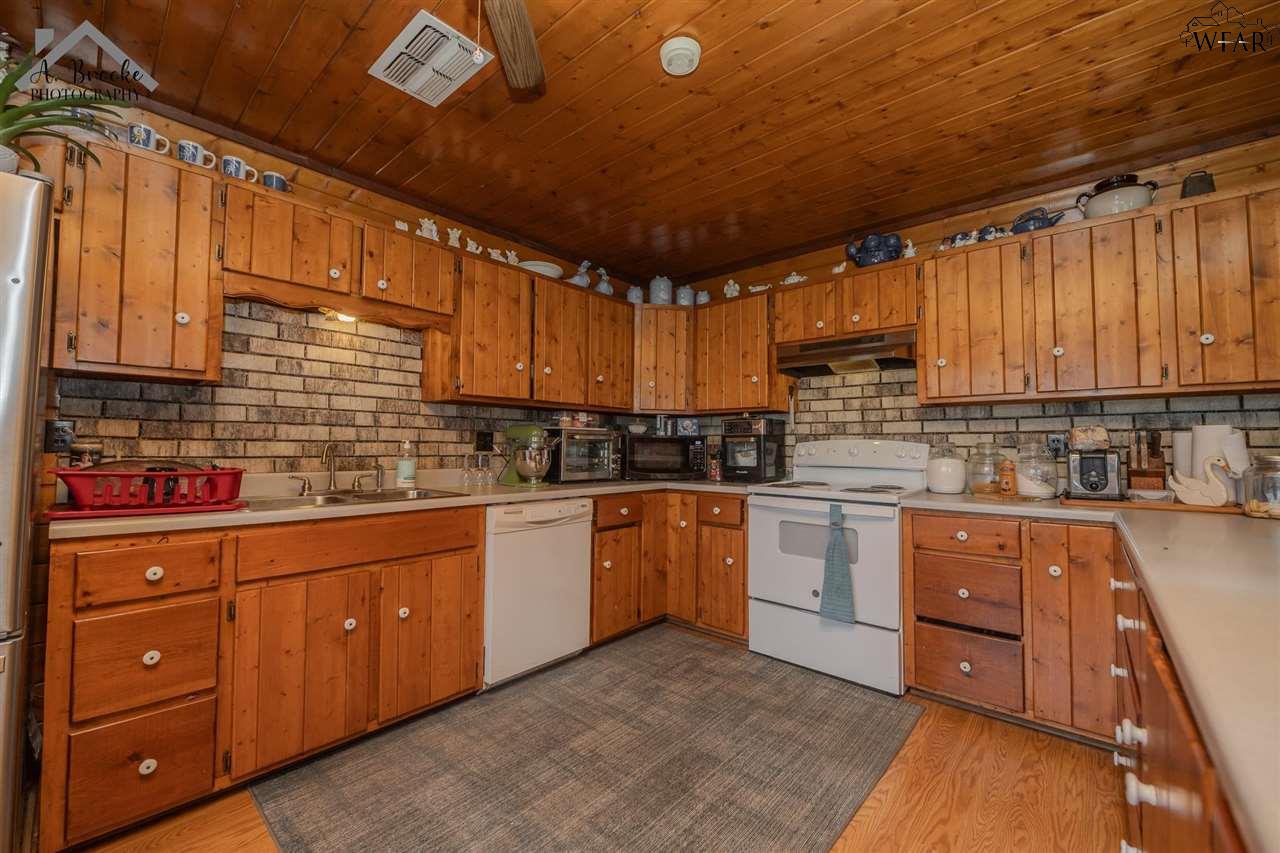 14121 Kamay Road, Electra, Texas image 10