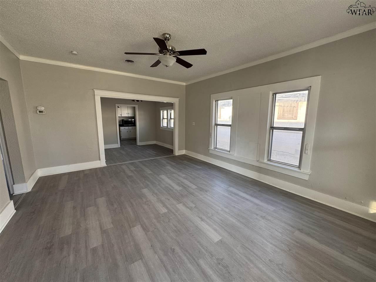 509 E 4th Street, Burkburnett, Texas image 2