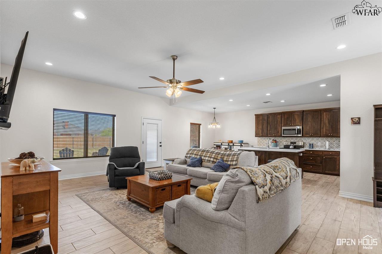 1425 Amherst Street, Burkburnett, Texas image 4