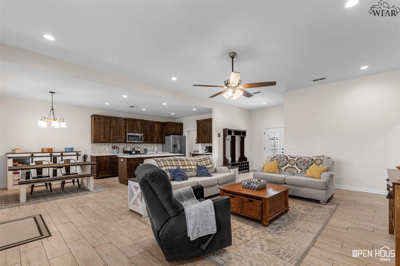 1425 Amherst Street, Burkburnett, Texas image 6