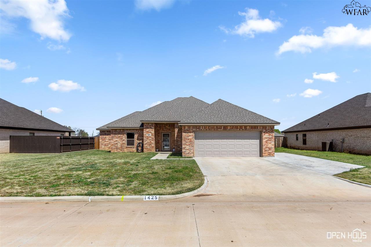 1425 Amherst Street, Burkburnett, Texas image 2