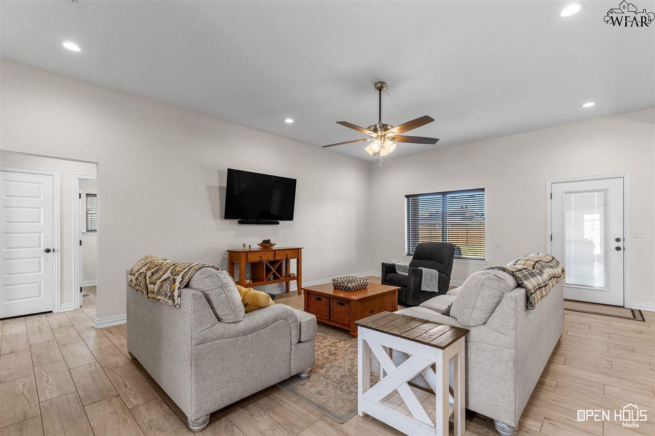 1425 Amherst Street, Burkburnett, Texas image 5