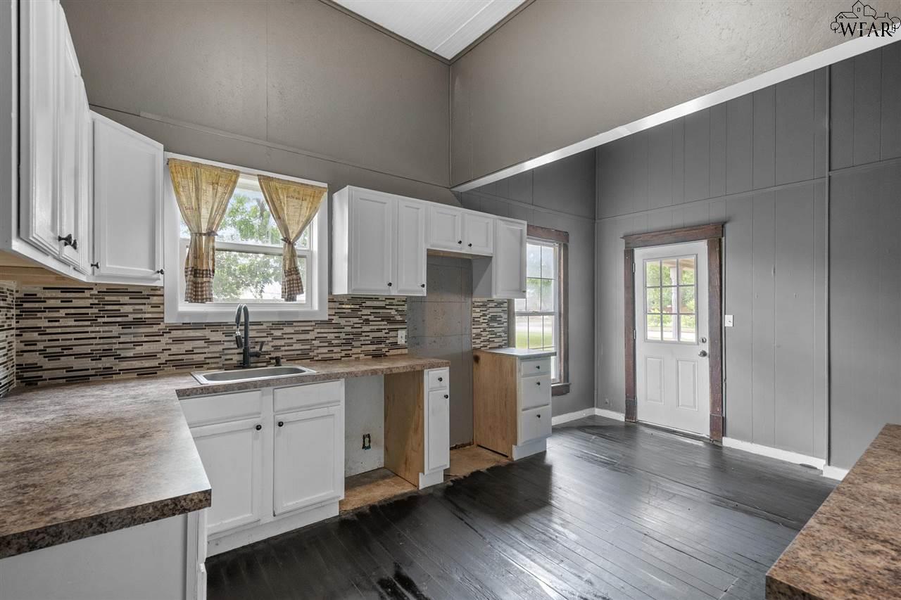 816 E Gilbert Street, Henrietta, Texas image 12