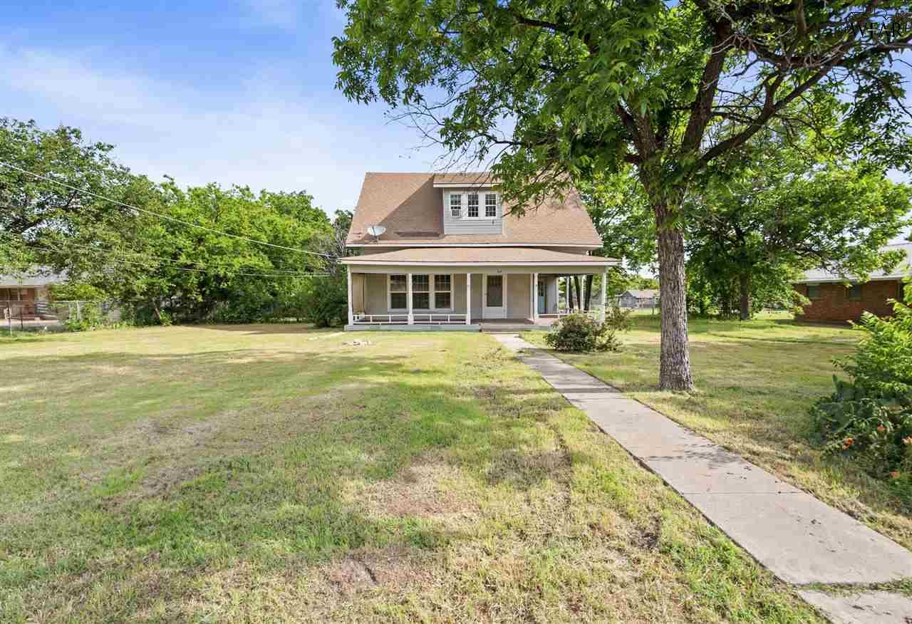 816 E Gilbert Street, Henrietta, Texas image 1
