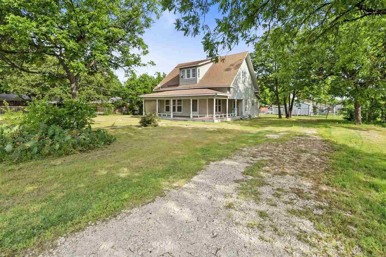 816 E Gilbert Street, Henrietta, Texas image 3
