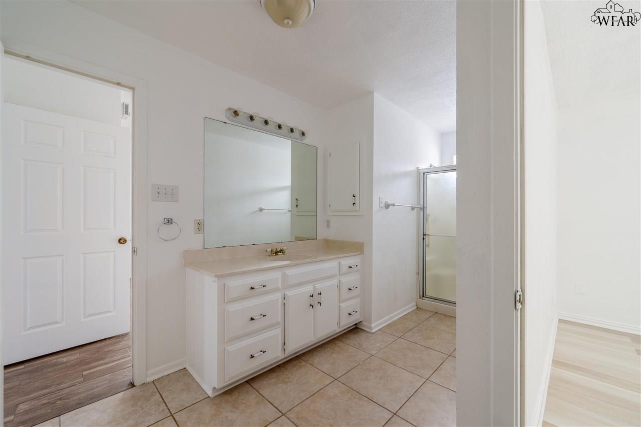 913 Foley Avenue, Iowa Park, Texas image 10