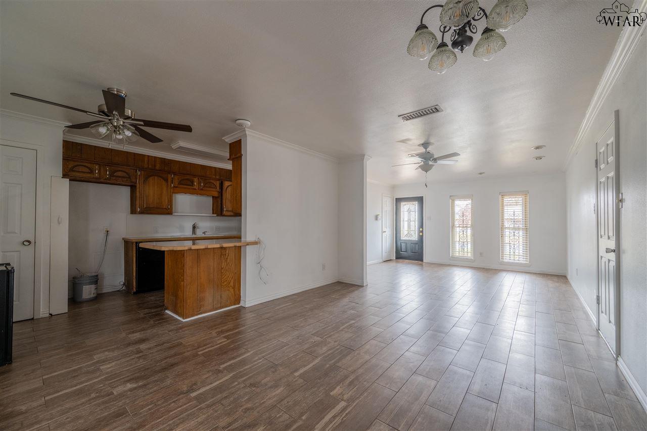 913 Foley Avenue, Iowa Park, Texas image 3