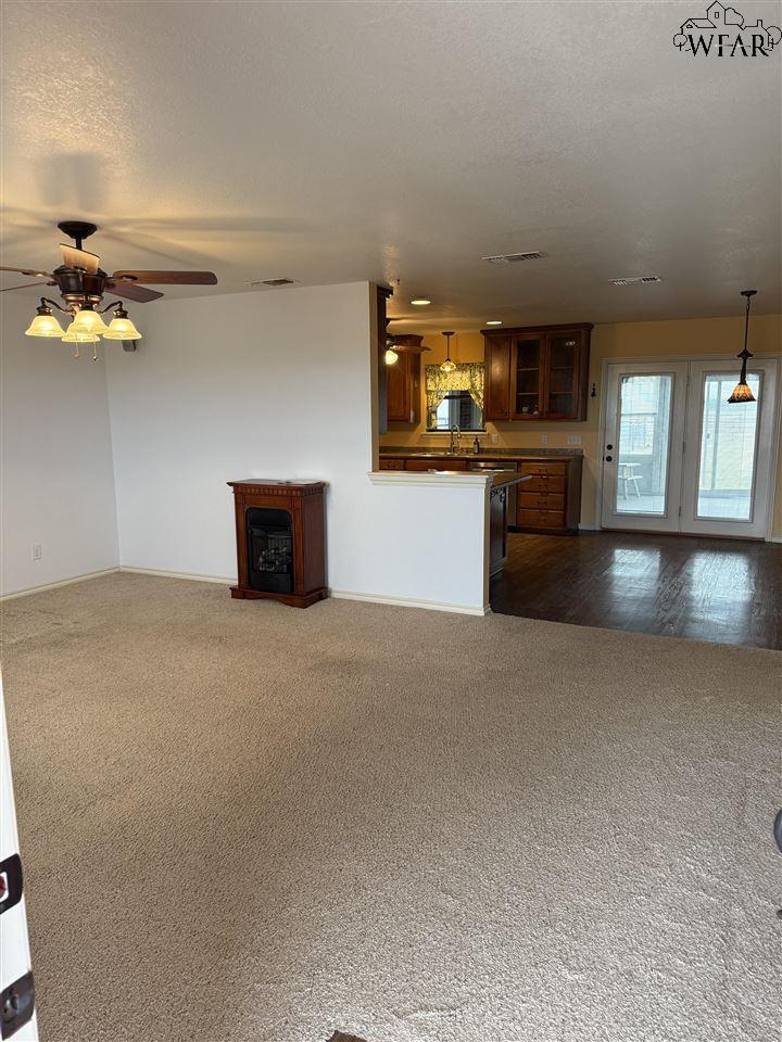 568 Vaughn Road, Burkburnett, Texas image 2