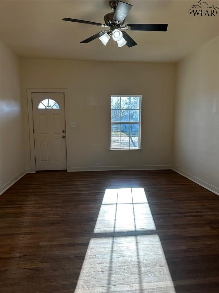 103 W Glisson Avenue, Electra, Texas image 4