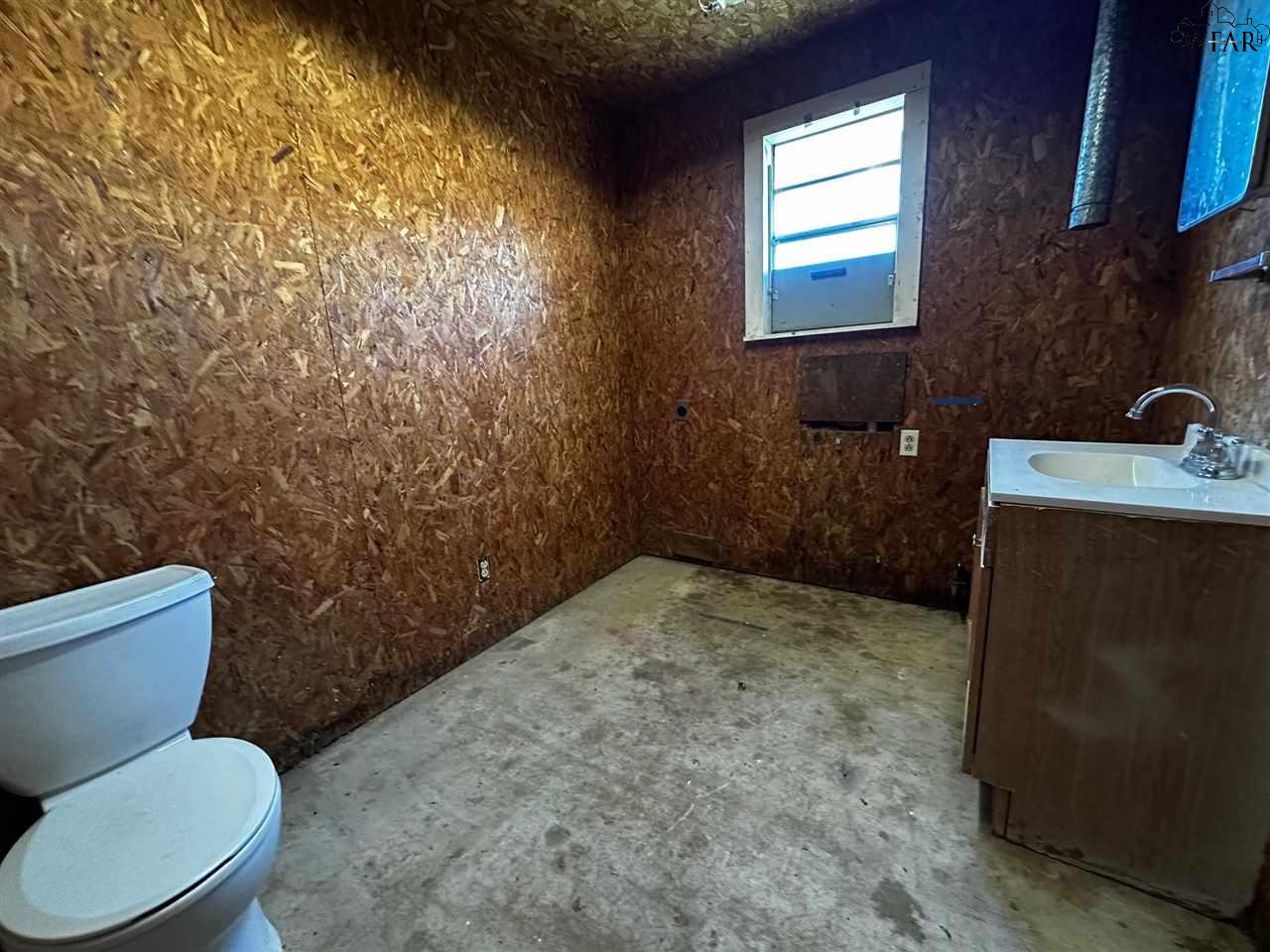 103 W Glisson Avenue, Electra, Texas image 24
