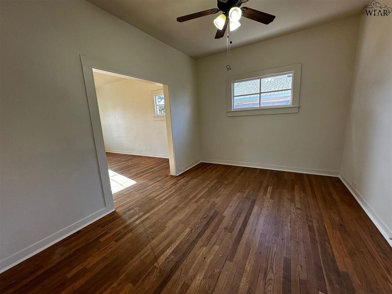 103 W Glisson Avenue, Electra, Texas image 6