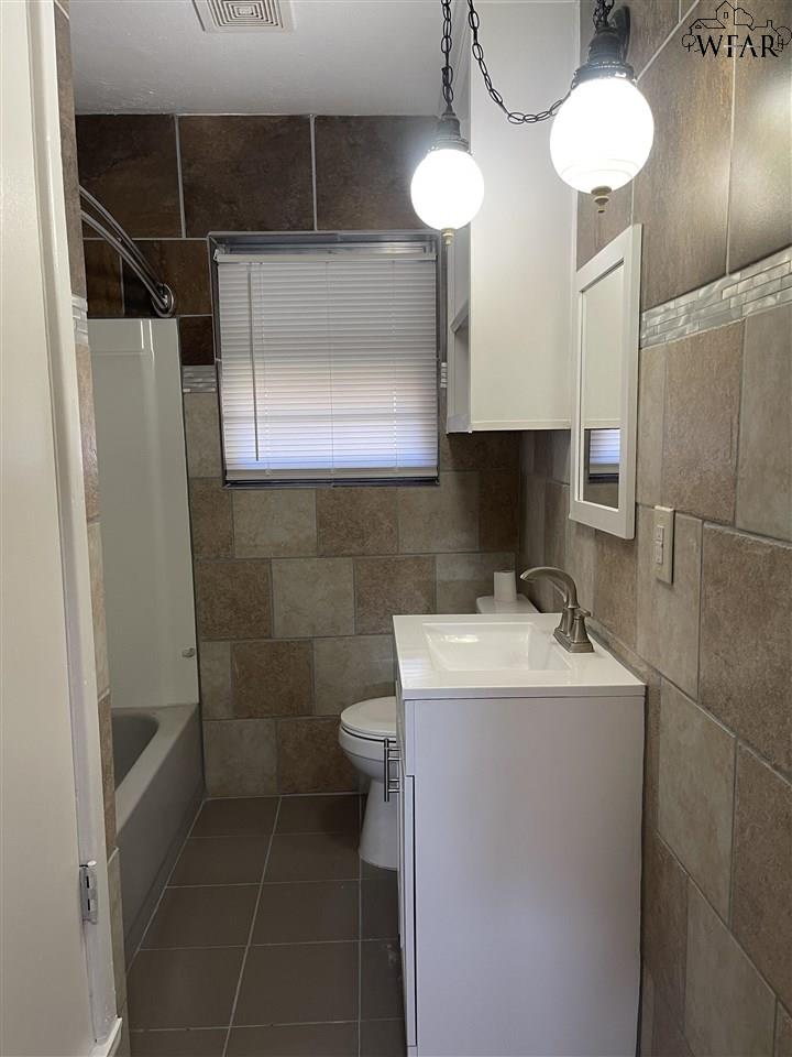 1301 Eleanor Street, Burkburnett, Texas image 11
