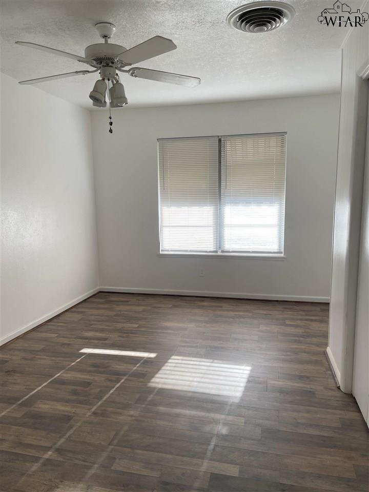 1301 Eleanor Street, Burkburnett, Texas image 9