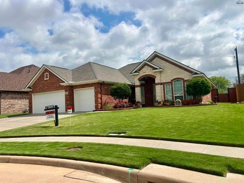 Homes For Sale - 4162 Candlewood Circle<br/> Wichita Falls, TX 76308