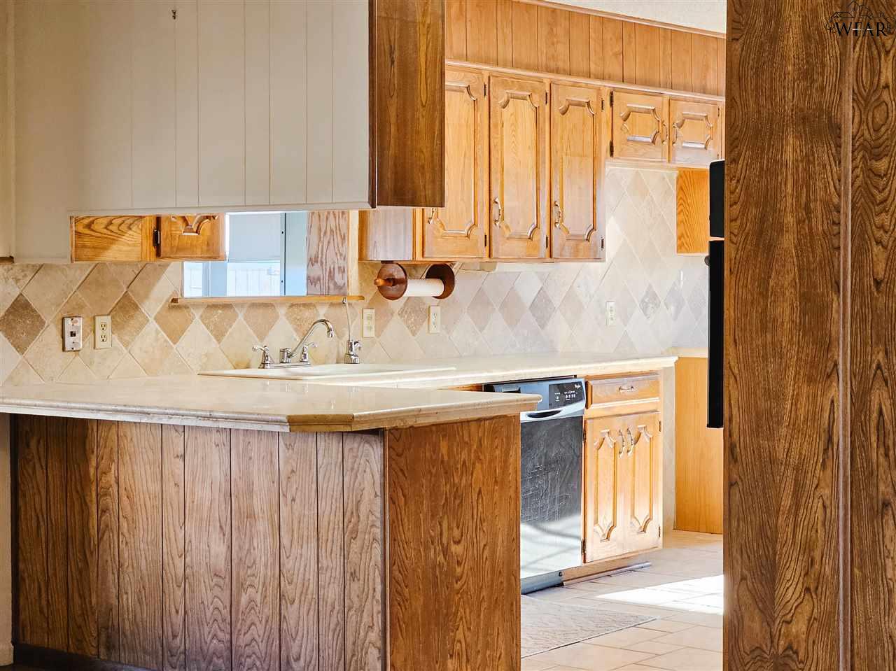 1035 Jan Lee Drive, Burkburnett, Texas image 5