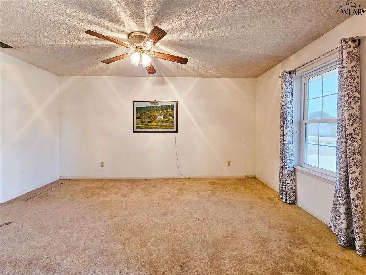 1035 Jan Lee Drive, Burkburnett, Texas image 11