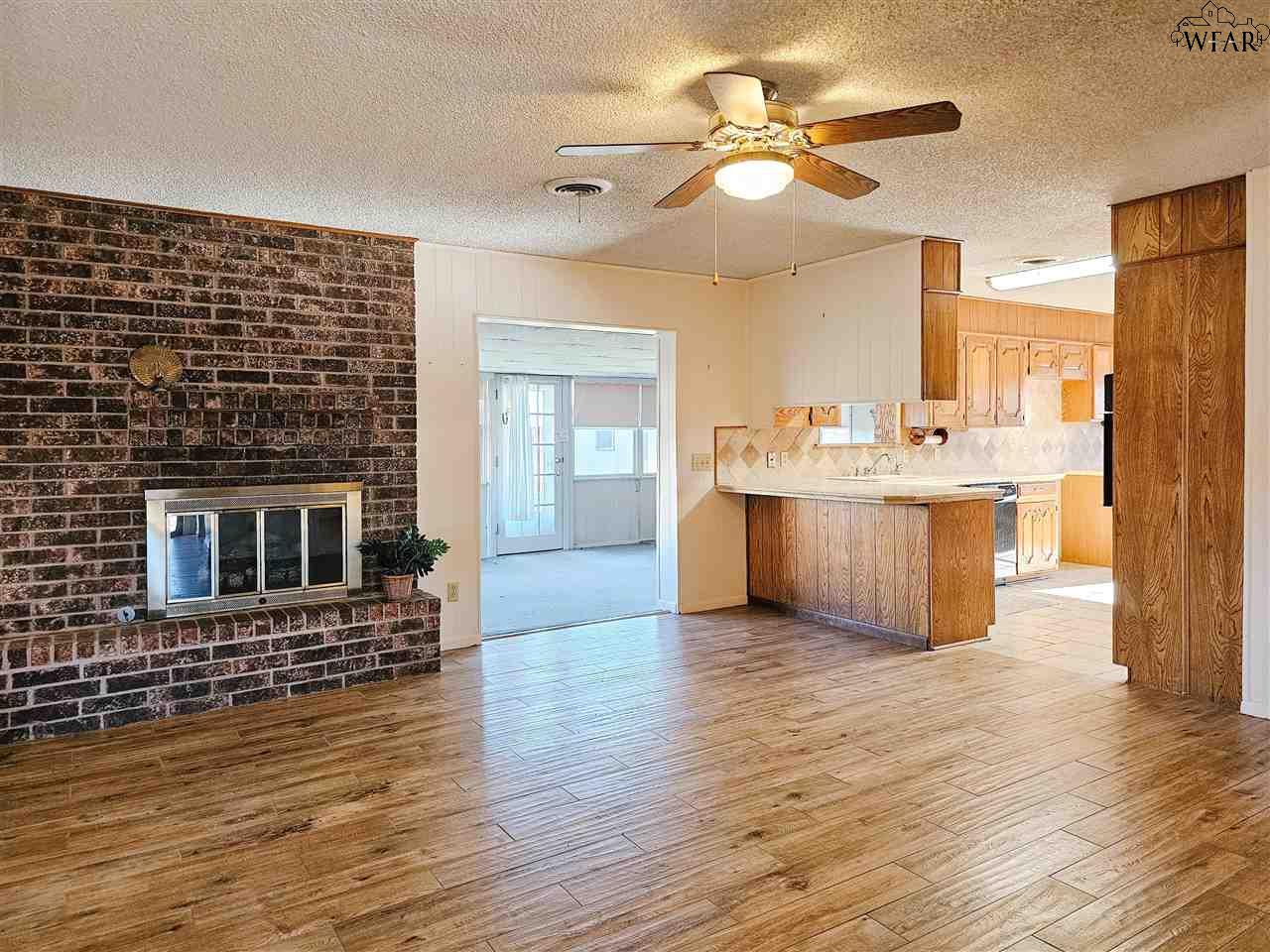 1035 Jan Lee Drive, Burkburnett, Texas image 4