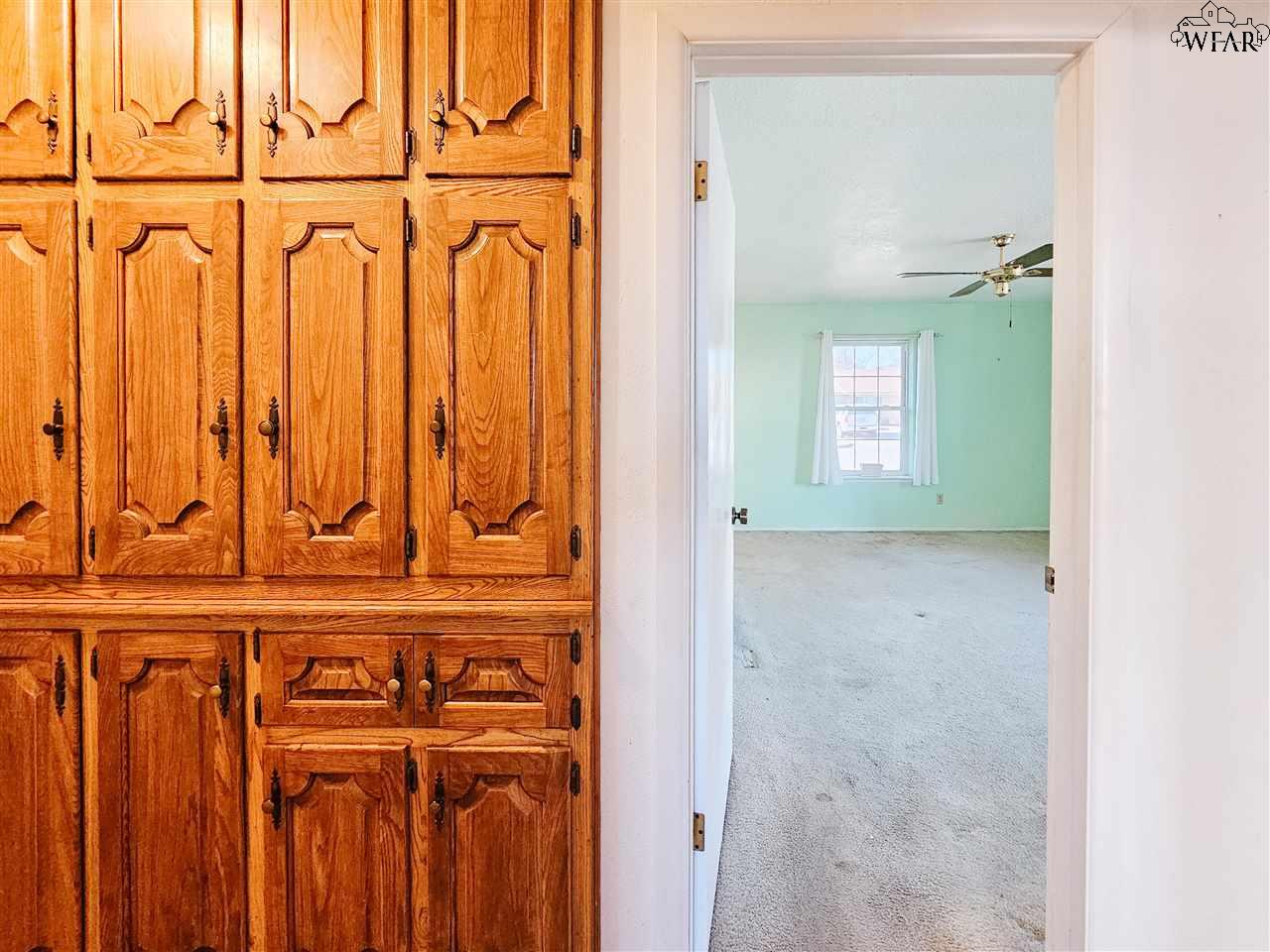 1035 Jan Lee Drive, Burkburnett, Texas image 12