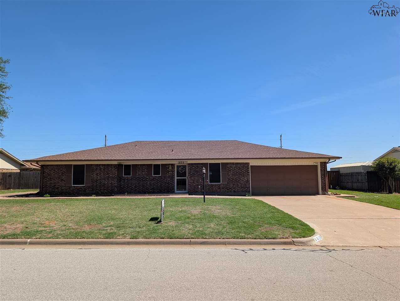 1035 Jan Lee Drive, Burkburnett, Texas image 1
