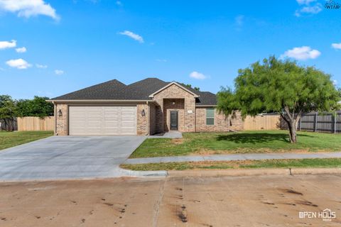 Homes For Sale - 6 Bernhardt Place<br/> Wichita Falls, TX 76302