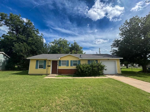 Homes For Rent - 1403 E Cortez Drive<br/> Wichita County, Wichita Falls, TX 76306