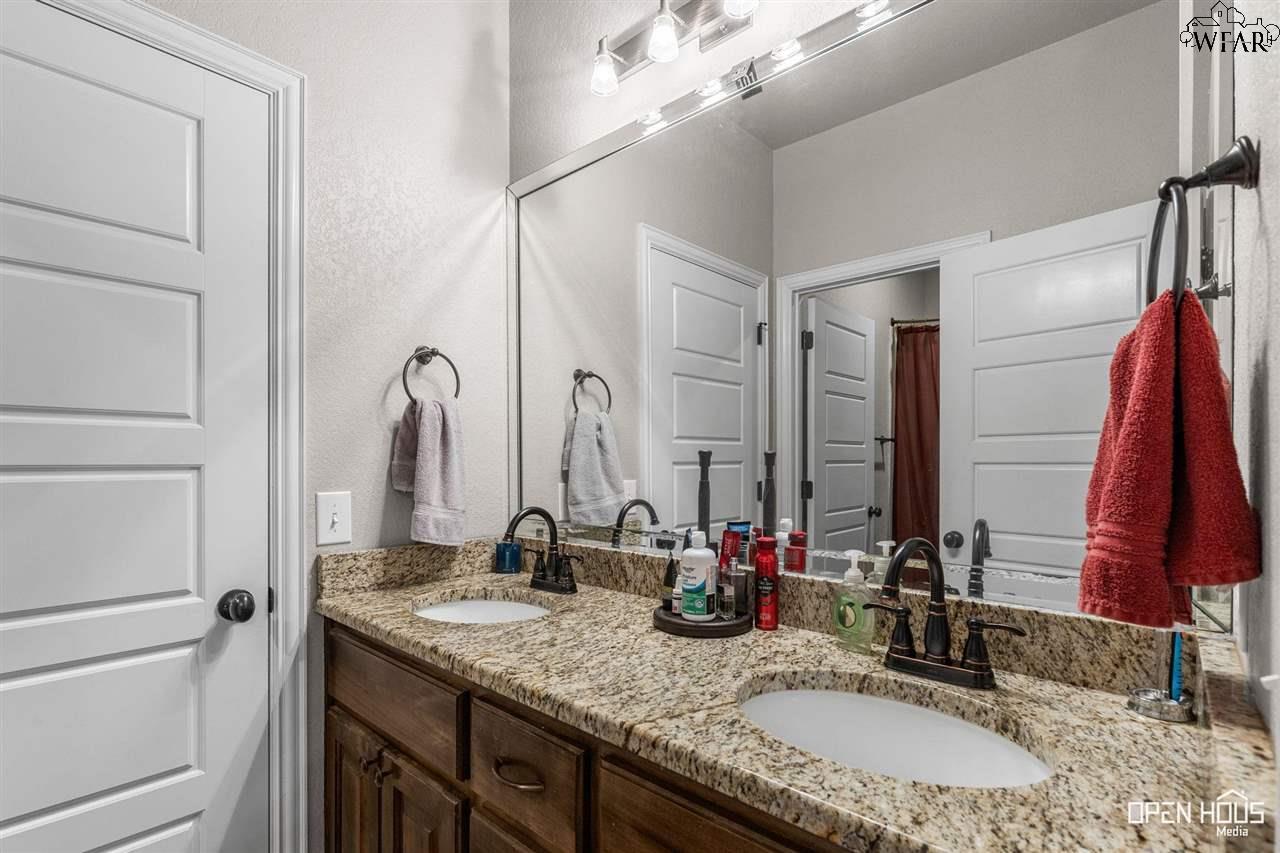 1010 Vineyard Lane, Henrietta, Texas image 15