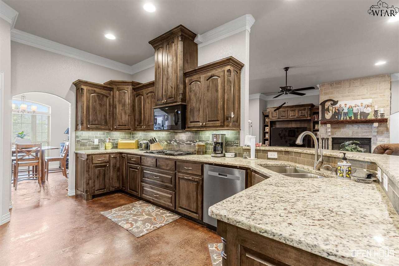 1010 Vineyard Lane, Henrietta, Texas image 4