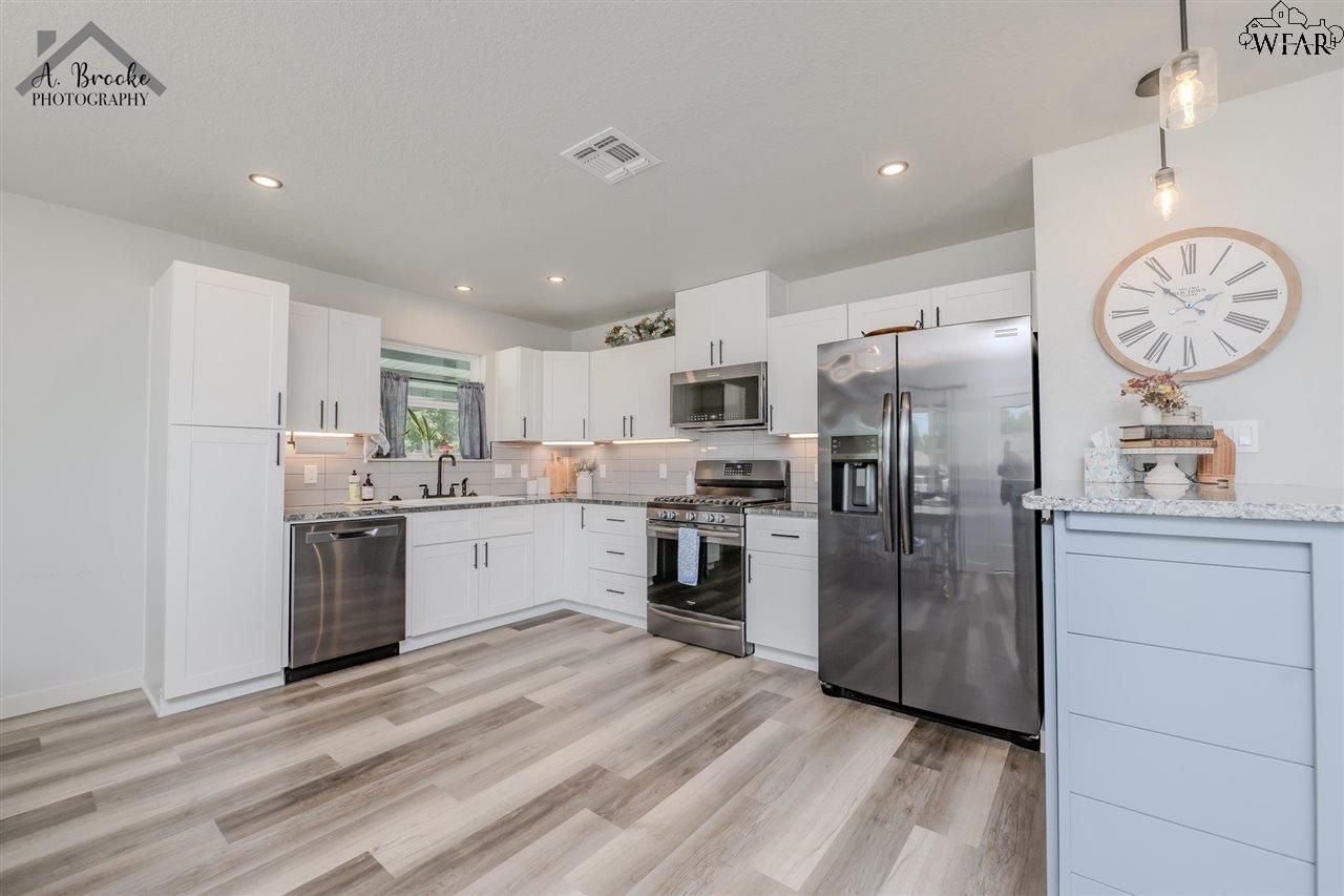 1304 E Spring Street, Henrietta, Texas image 3