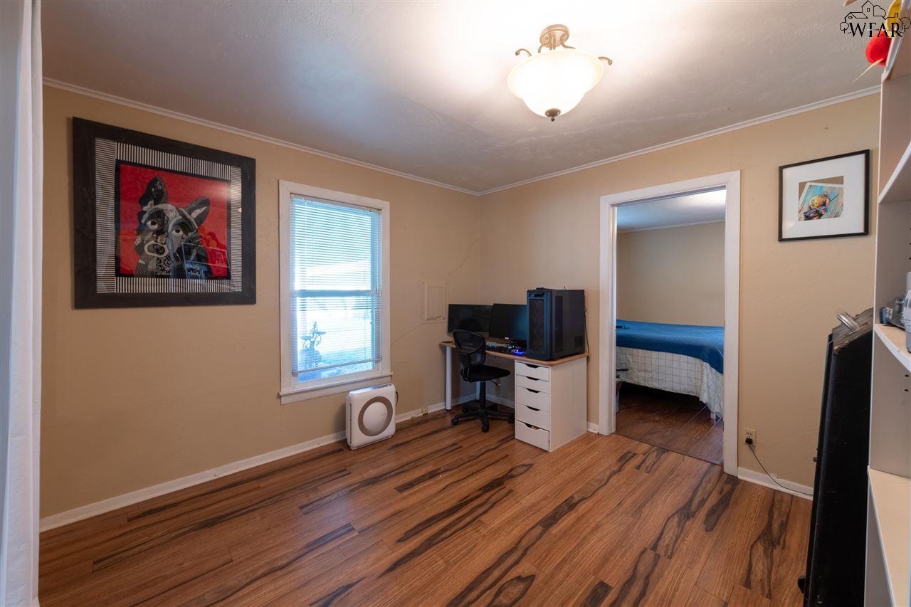 215 W Spring Street, Henrietta, Texas image 13