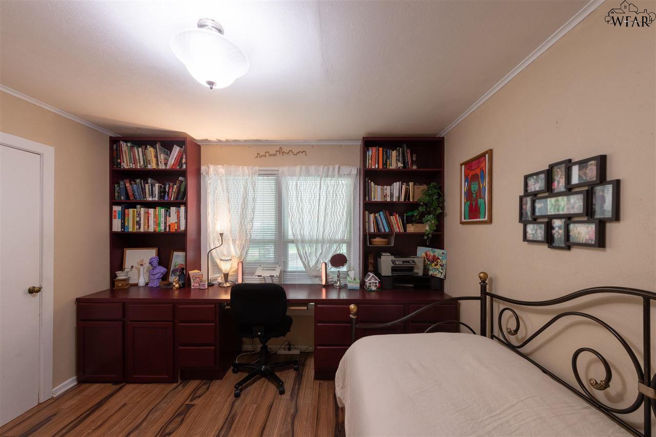 215 W Spring Street, Henrietta, Texas image 17
