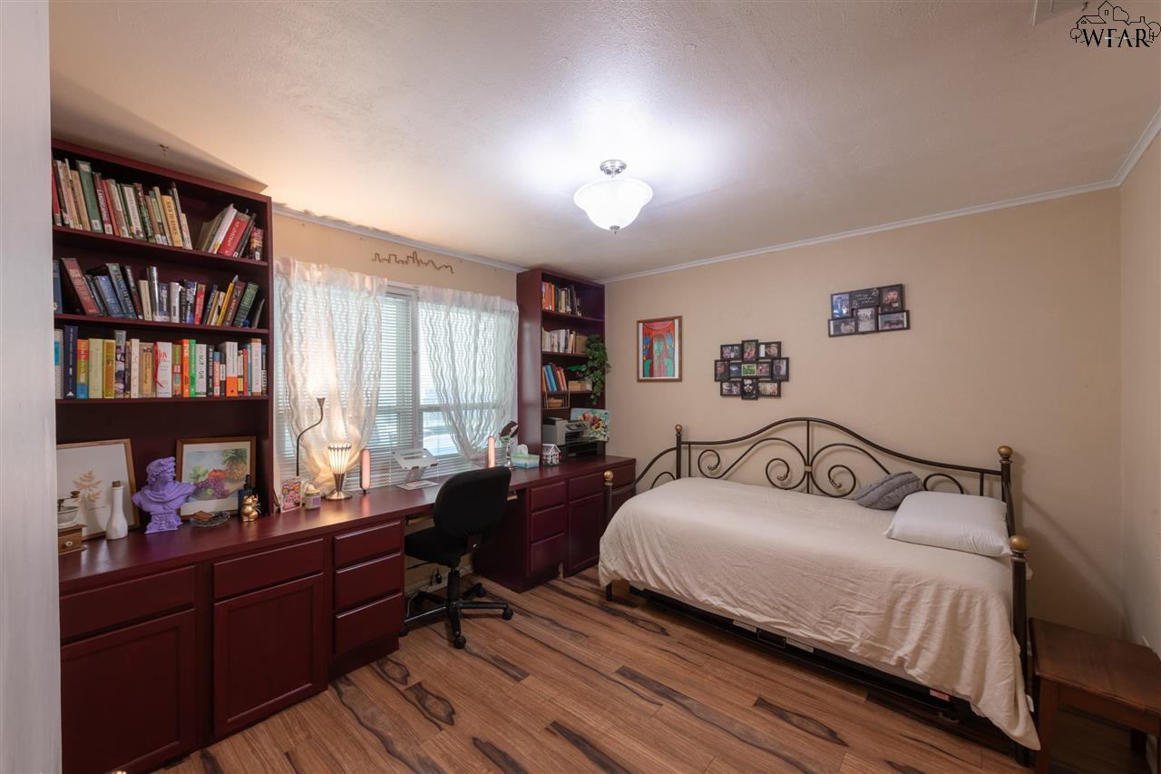215 W Spring Street, Henrietta, Texas image 15
