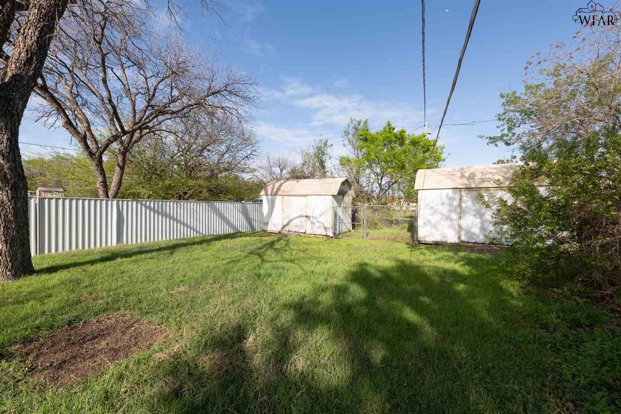 215 W Spring Street, Henrietta, Texas image 25
