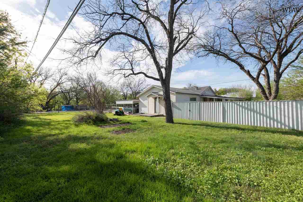 215 W Spring Street, Henrietta, Texas image 26