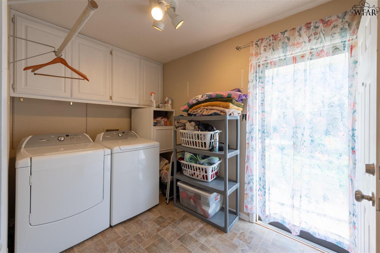 215 W Spring Street, Henrietta, Texas image 22
